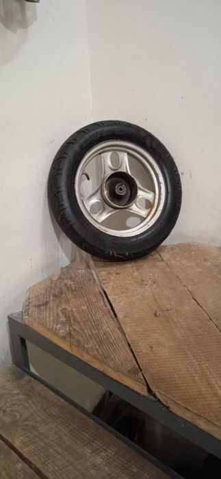 Колесо(переднє) на Діо 18,27,34,35/Honda Tact-24,30/Giorno