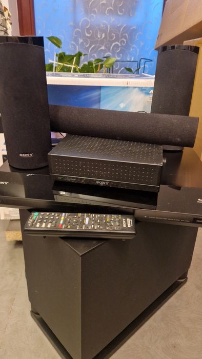 Kino domowe odtwarzacz Blu-ray/amplituner i 5 kolumn Sony BDV-E780W