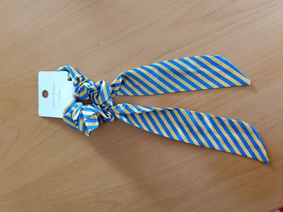 Gumka do włosów  schrunchie ze wstążka