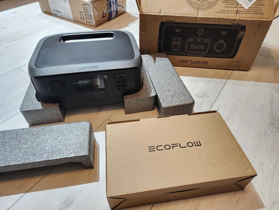 Зарядна портативна станция EcoFlow RIVER 3 LiFePO4 UPS 245Wh US Нова