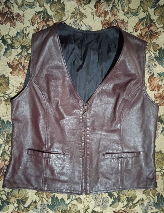 Женская кожаная жилетка безрукавка XL