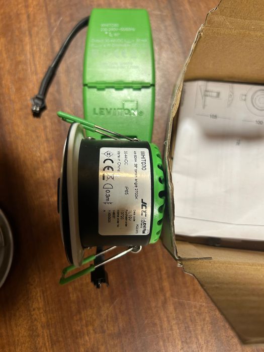 Halogen LED wpuszczany sufitowy – oprawa LED downlight