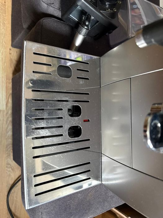 Ekspres DeLongi ECAM35X.75