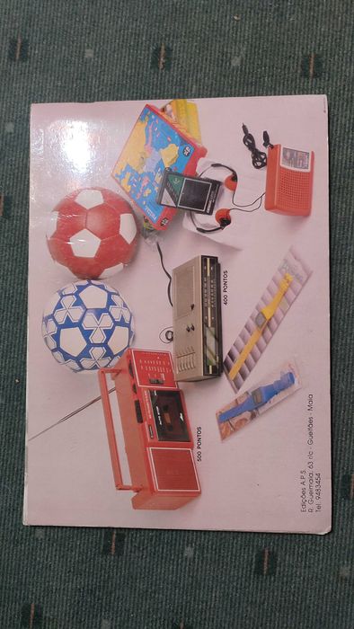 O Mundo das Bebidas - caderneta completa com 128 calendários