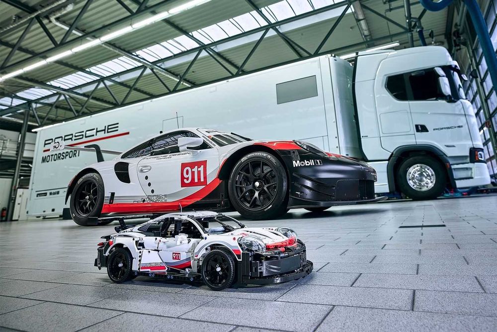 ‼️1580 деталей‼️ Конструктор Porsche 911 RSR (42096)