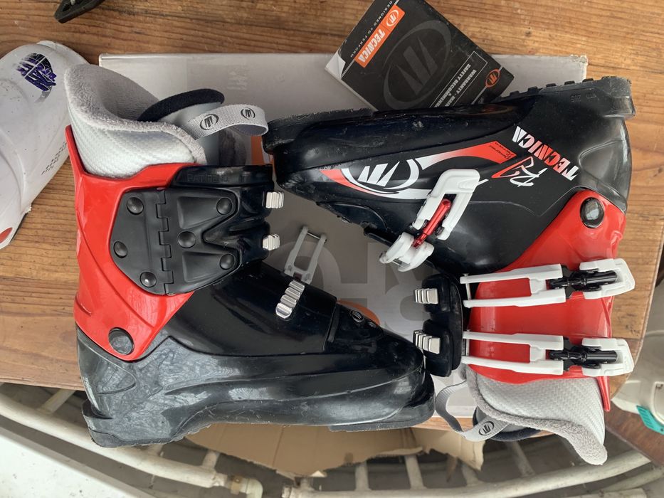 Зимове взутя  (боти ,бути)