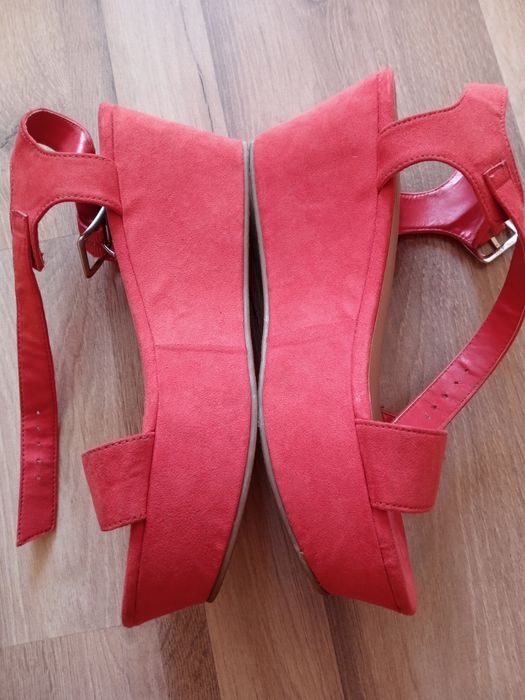 Sandały na koturnie Atmosphere