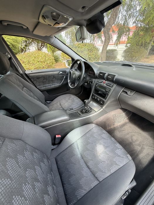 Mercedes-Benz C 200 — fotografia 8