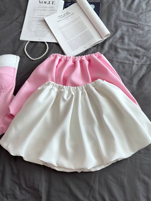 Корсетна сукня, Жіноча сукня з корсетним ліфом, пишня спідниця