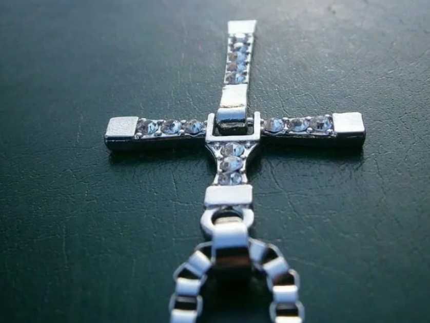 Крест Доминика Торетто