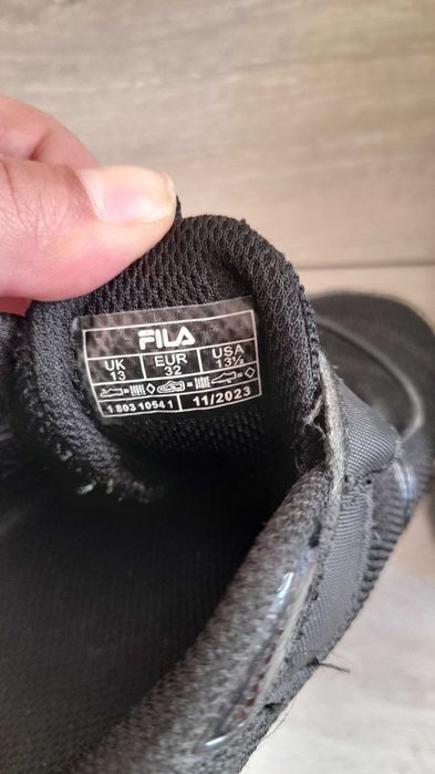 Buty sportowe dziecięce r.32 FILA