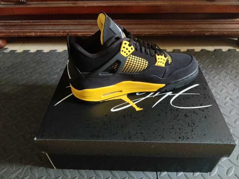 Jordan 4 Retro Thunder r.39