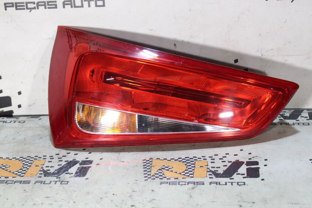 Farolim esquerdo AUDI A1 (8X1, 8XK)