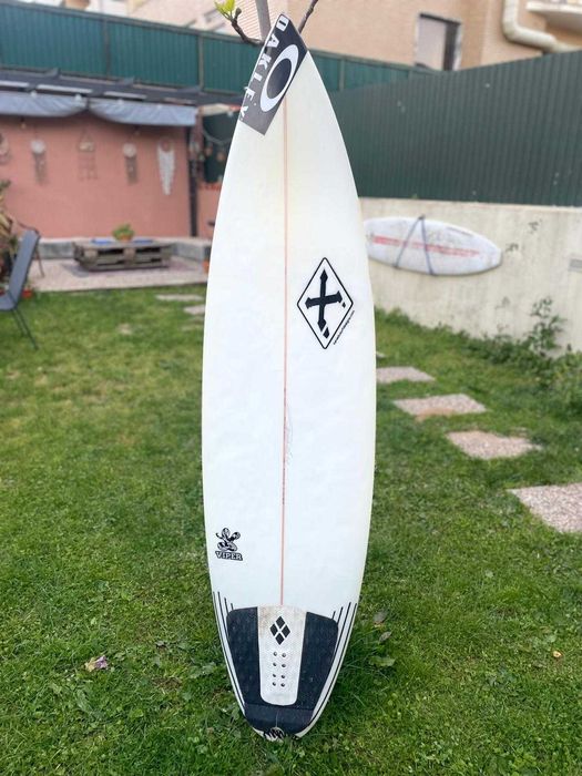 Prancha de Surf Xanadu Viper Caio Ibeli 5,10/18.25/2.34/24,8L