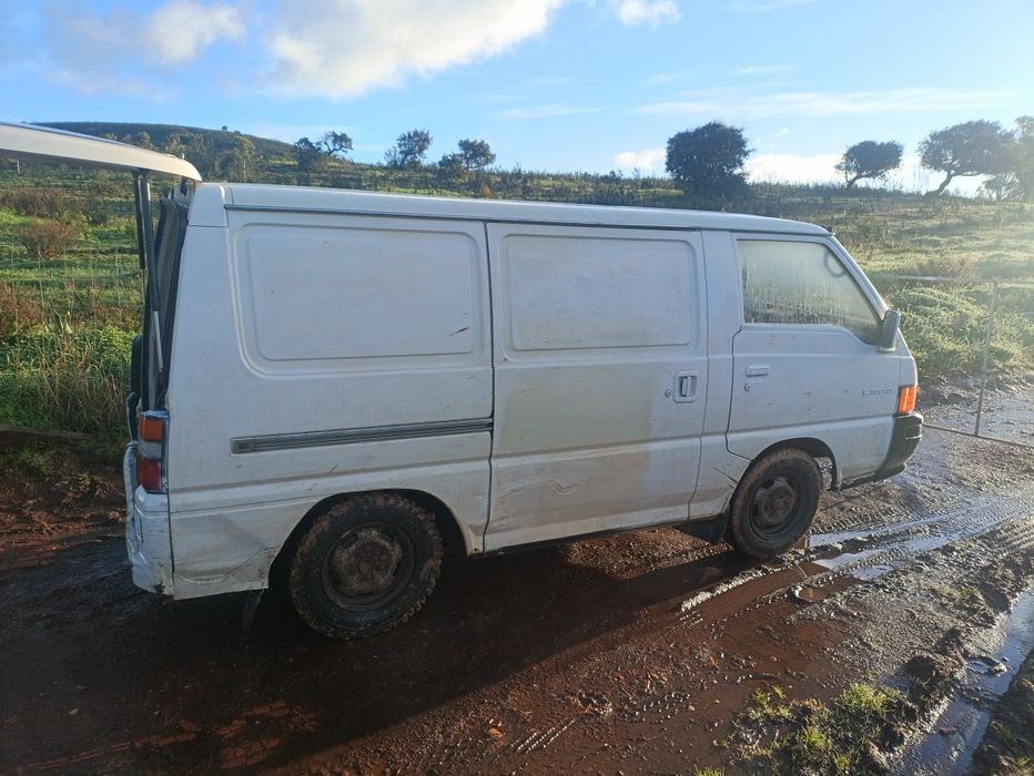 Mitsubishi l 300 matrícula austríaca