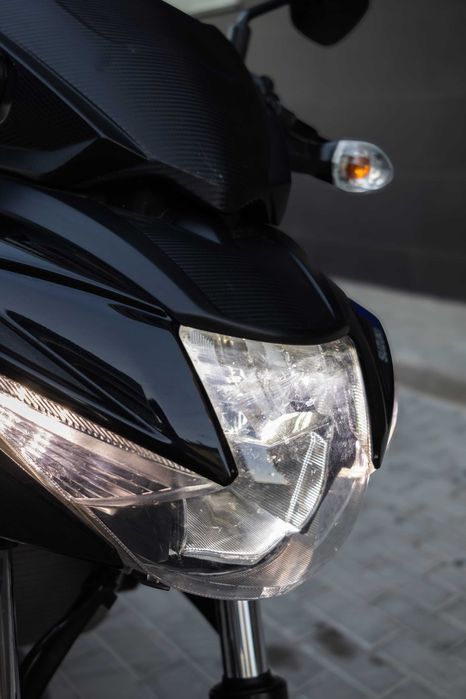 SUZUKI GSX-S125! Como Nova!