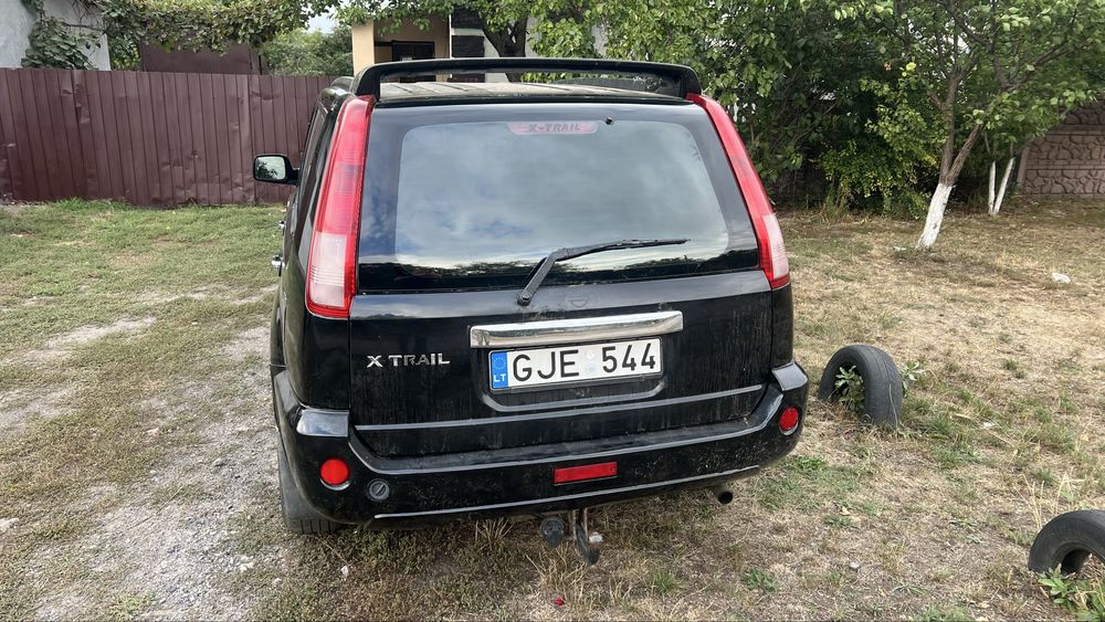 NISSAN X-TRAIL  2004 года