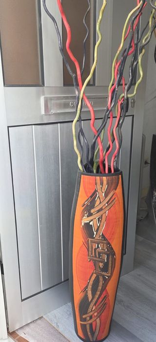 Jarrao pintado à mão com os respectivos pauzinhos