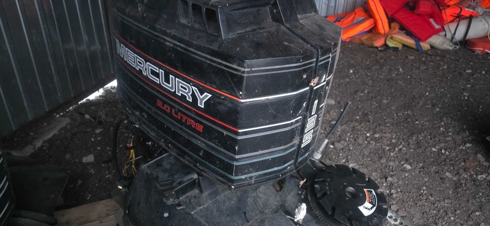 Silniki zaburtowe dwusuwowe  mercury 100 ,125,150,200km