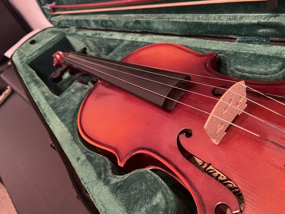 Скрипка MAXTONE TV4/4P + кейс + смичок