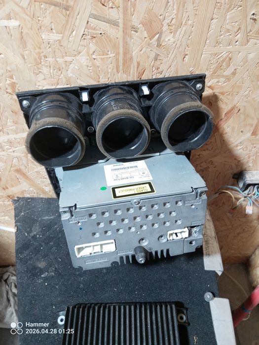 Radio panel i wzmacniacz z Mazdy 6