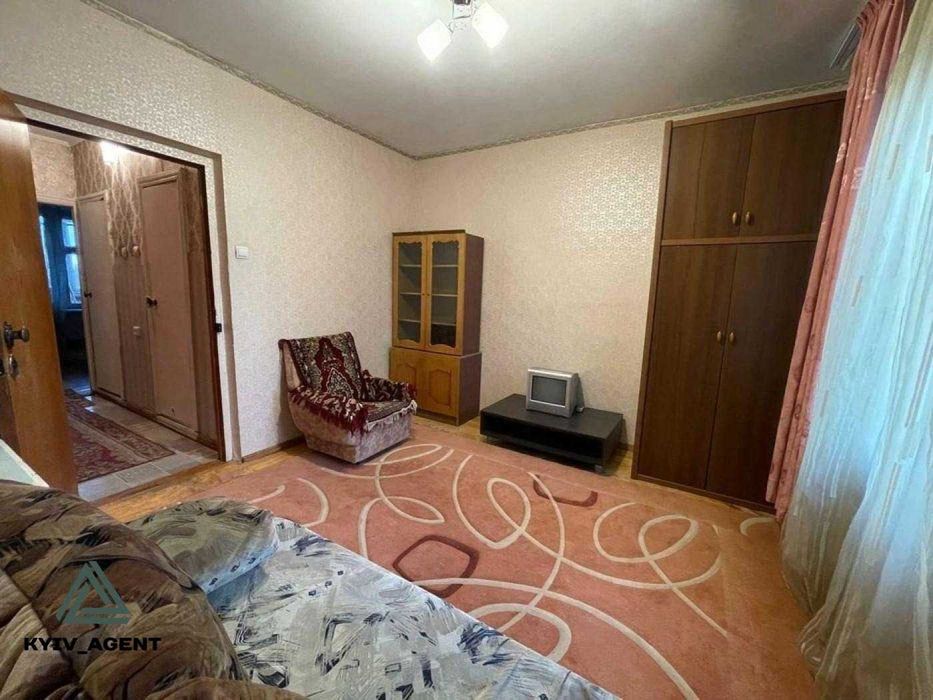 4 окремі кімнати по вул  Олександри Екстер 12 ! Низький поверх