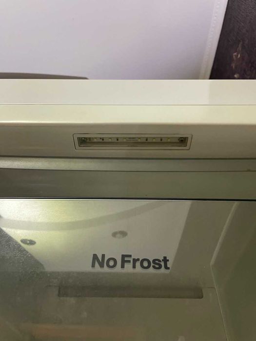 Морозильна камера Vestfrost NoFrost (вертикальна)