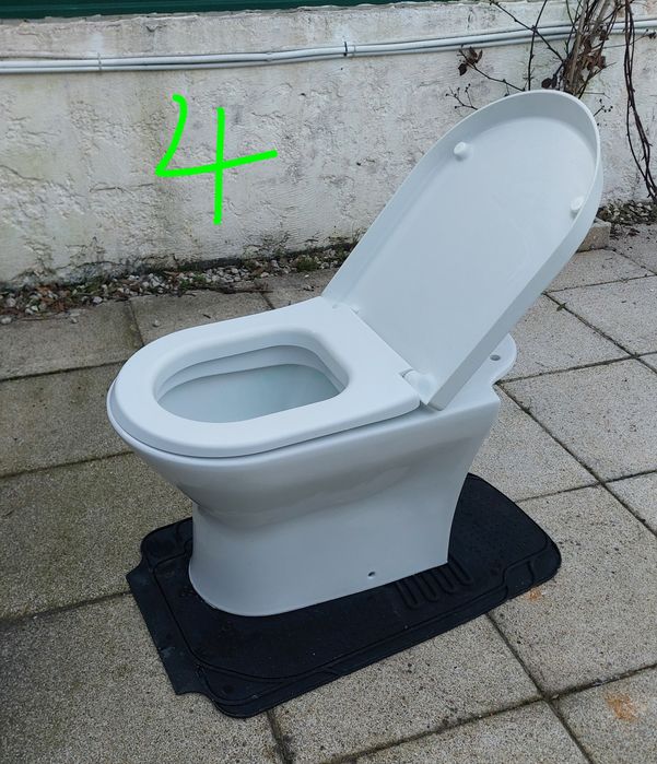 Loiça Sanitaria = Semi Novas.