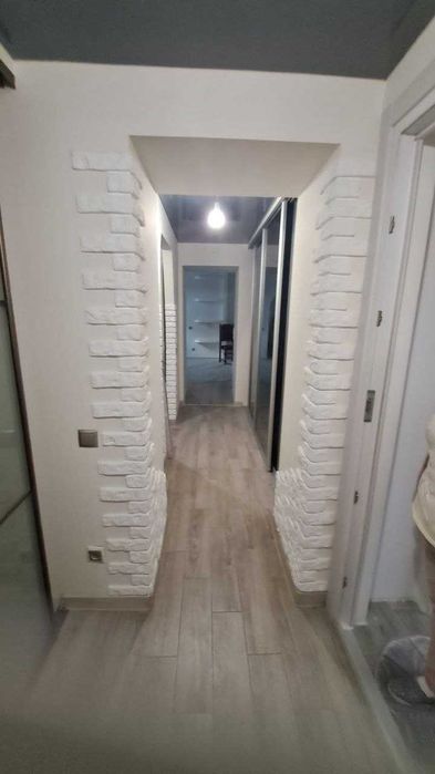 Продам 2 кім кв, Брацлавська!!!