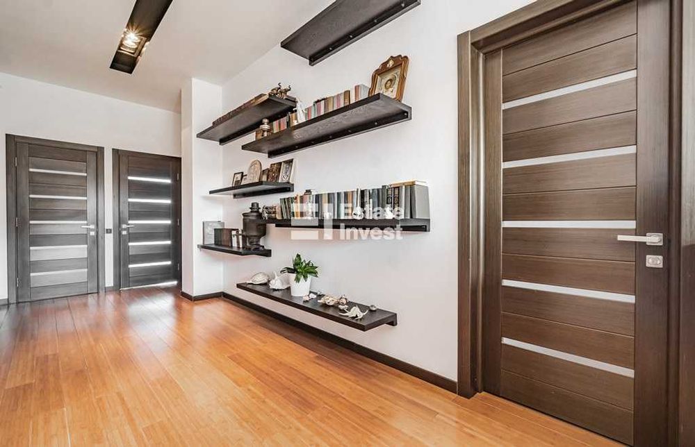 Здається 2-поверховий будинок в селі Коротич, Харківський р-н