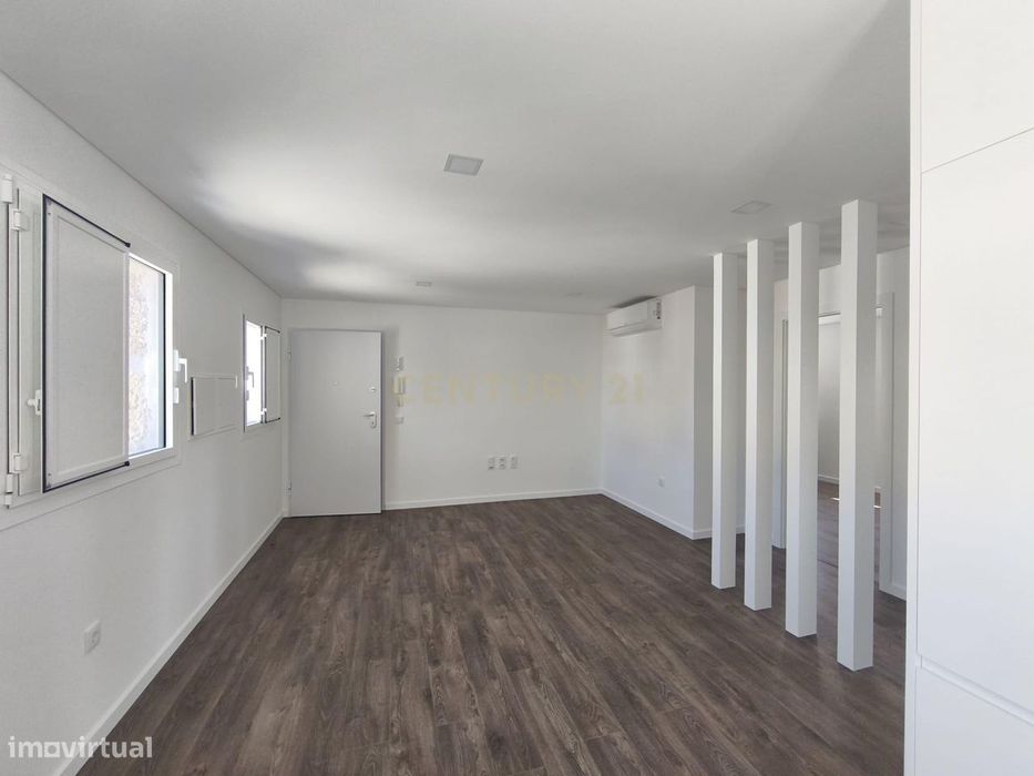 Apartamento T2 moderno e bem localizado