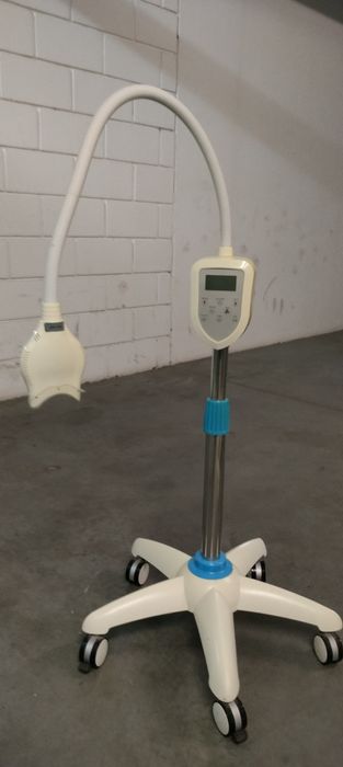 Lampa LED do wybielania zębów