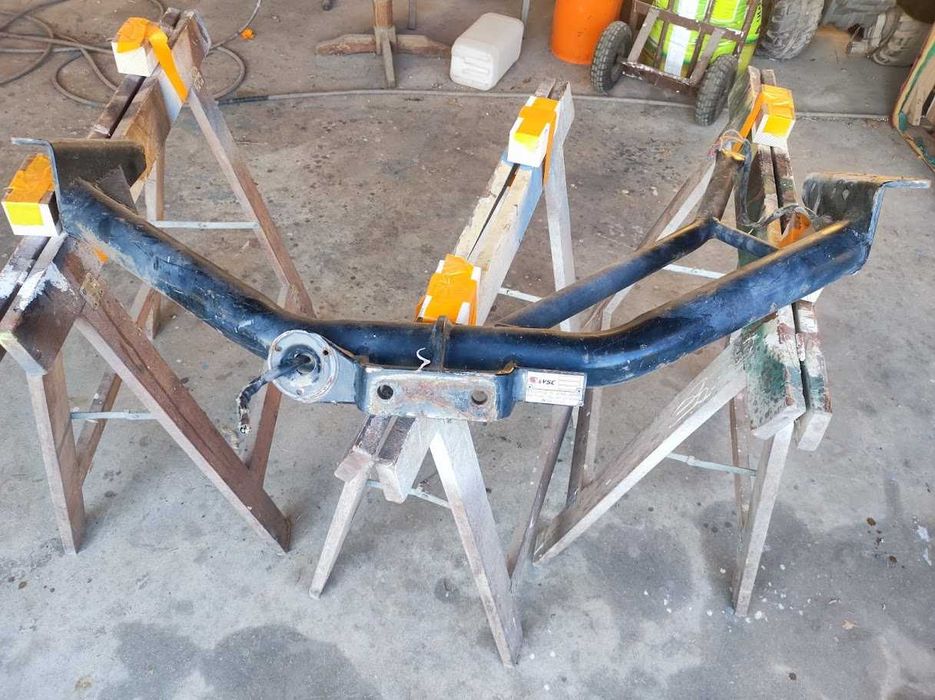 Engate / estrutura metálica para reboque
