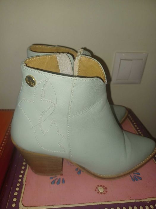 Botins em pele da Ruika
