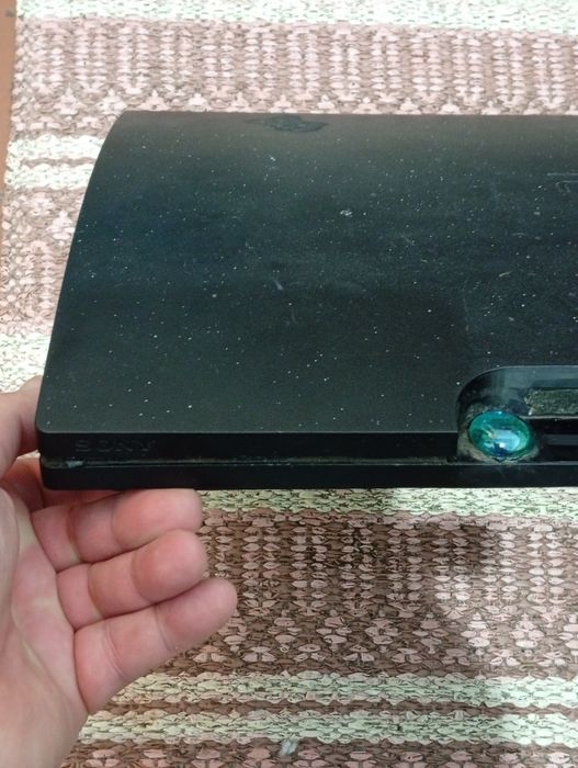 PS3 com avaria para retirar pecas