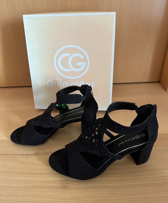 Sandálias Pretas Novas Nº 38