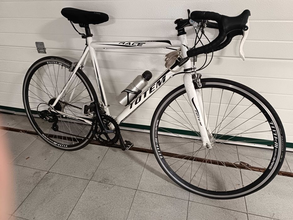 Bicicleta de estrada totten