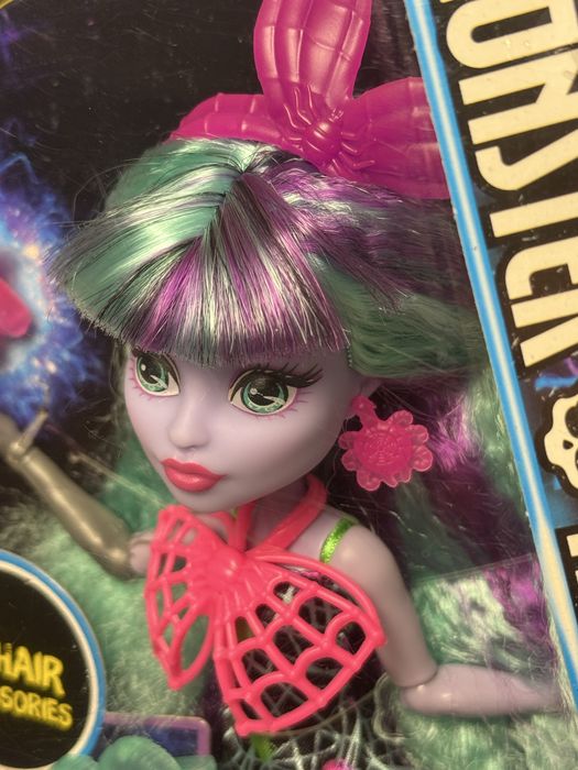 Монстр Хай Твайла Monster High Twyla Electrified