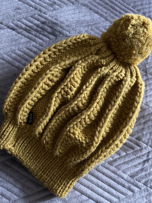 Żółta czapka, ja nowa!