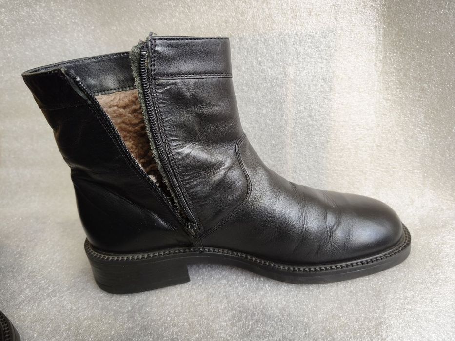 Мужские зимние кожаные сапоги.Размер 42.