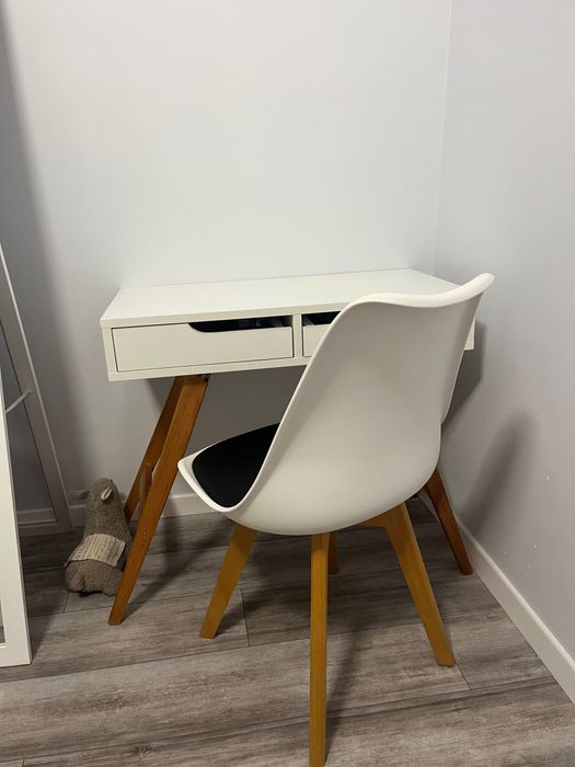 Biurko plus krzesło dla dziecka