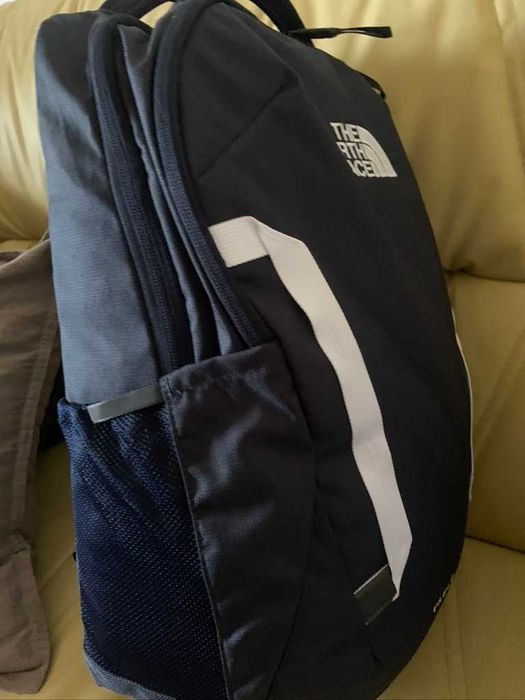 The North Face "Vault" azul escuro muito conforto, para viagens, estudos e caminhadas,  nove