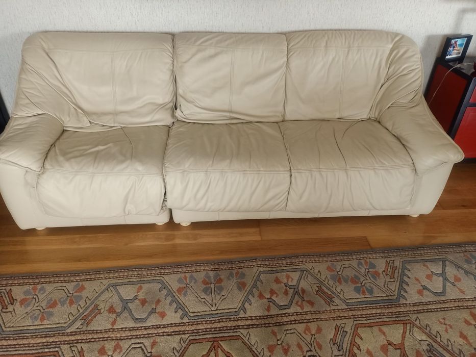 Sofá Grande De Pele Branco/Bege Para Sala ou Escritório