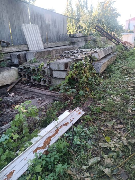 Віддам б/у бутонні вироби плити перекриття,несучі балки