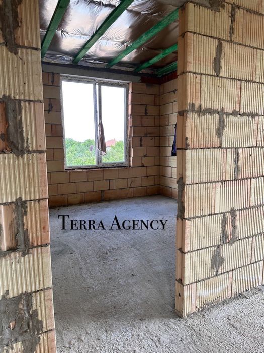 Дуплекс біля Аметист Мол/газ/4 кімнати/кухня вітальня/велика ділянка