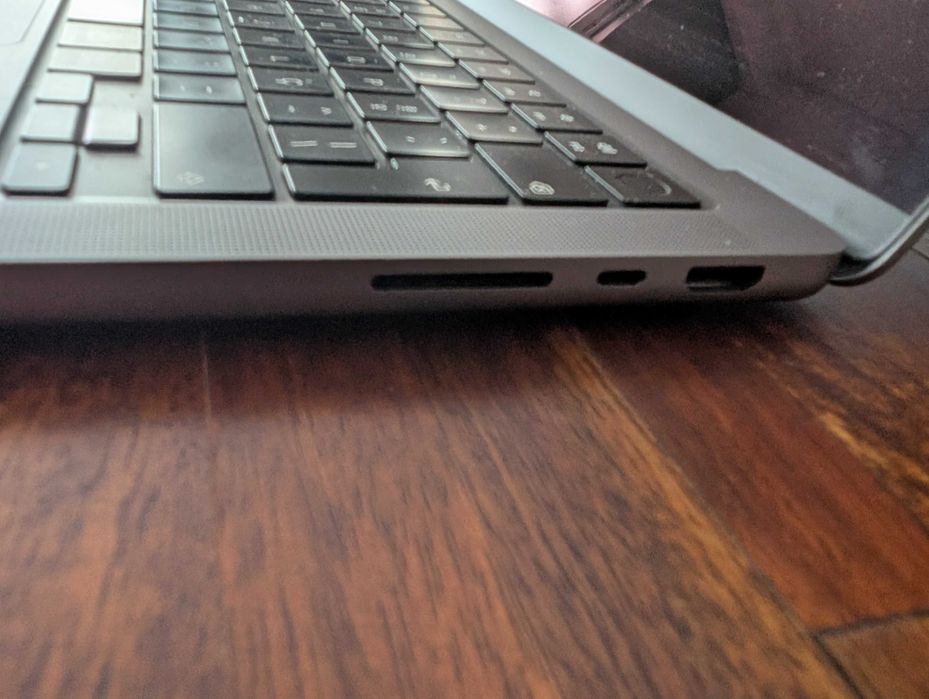 MacBook Pro 14” M1 Pro 32GB / 512GB — Excelente Estado