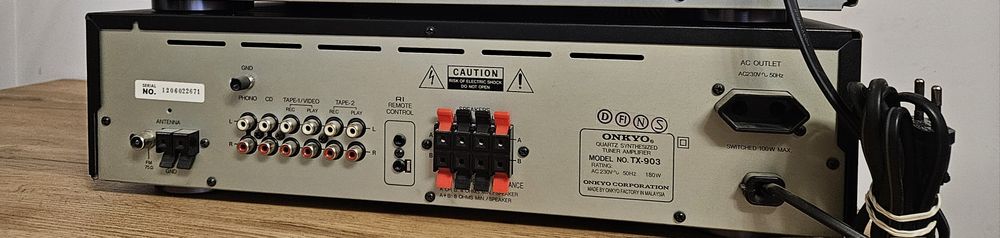 Amplituner Onkyo TX-903 z pilotem