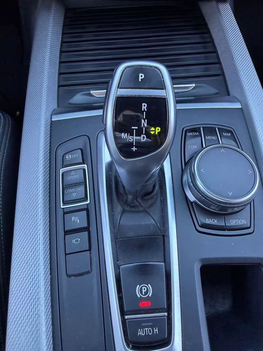Bmw X5 impecável full extra, volante desportivo  7 lugares. Não aceito retoma, apenas venda.