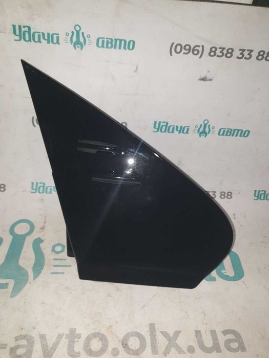Молдинг заглушка крыла передний левый Toyota Prius 50 6011847030 60118-47030