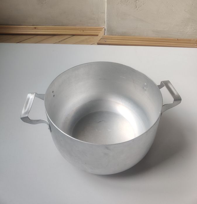 Алюмінієвий баняк (алюмінієва каструля)